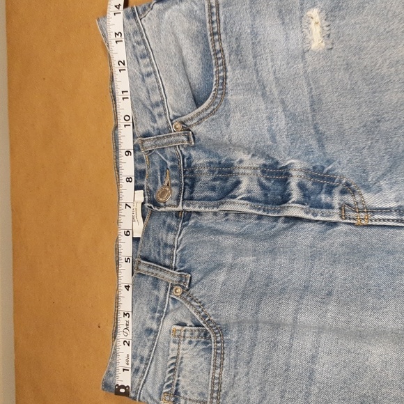 Forever 21 Size 29 Distressed / Destroyed Button Fly Jeans, Raw Hem, Gently Used - Picture 7 of 16